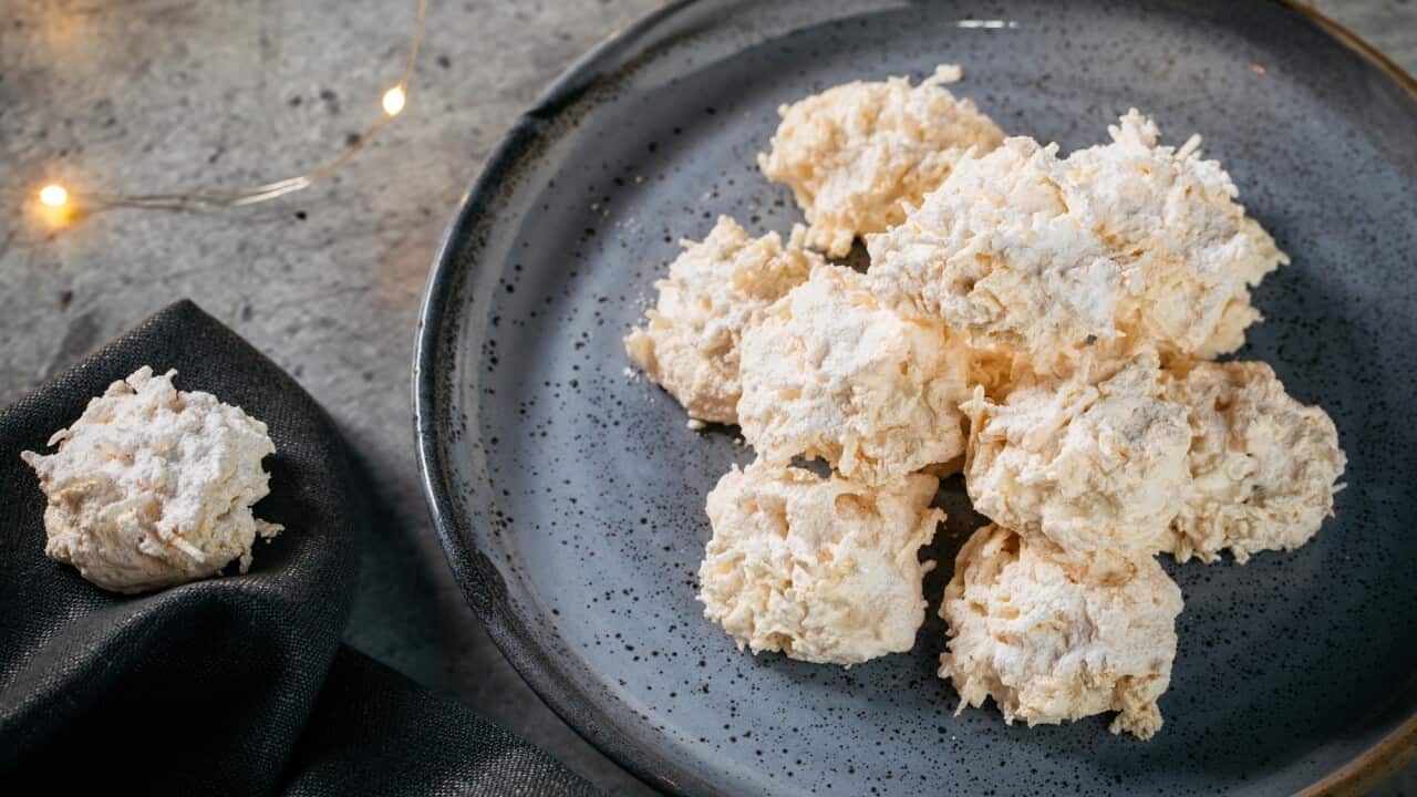 Coconut snow cookies