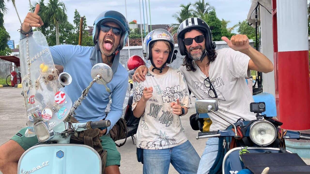 Leonardo and Mario during a break in their journey.