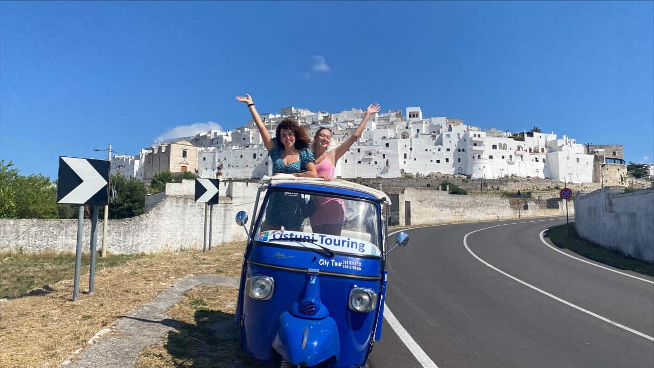 Leilani Coutanche - Smith (a destra) ad Ostuni, Puglia.