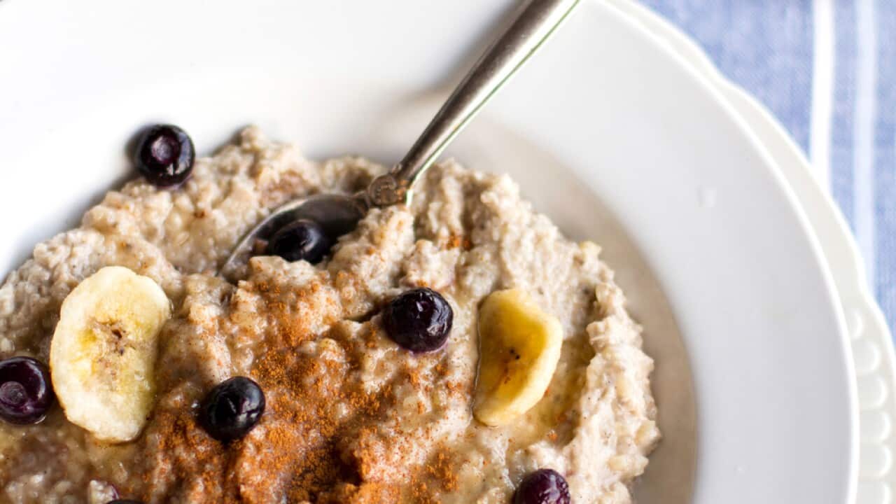 Banana, cinnamon and chia seed porridge
