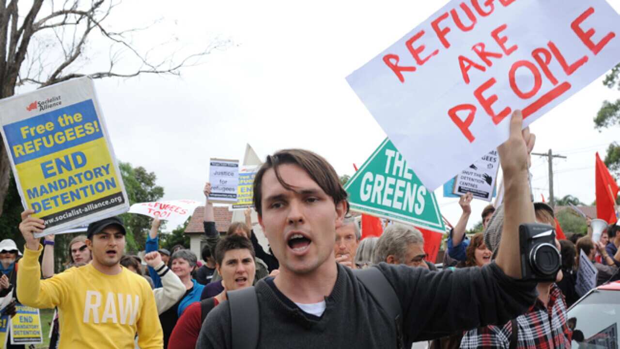Villawood_detention_protest_250411_B_AAP_1788812676