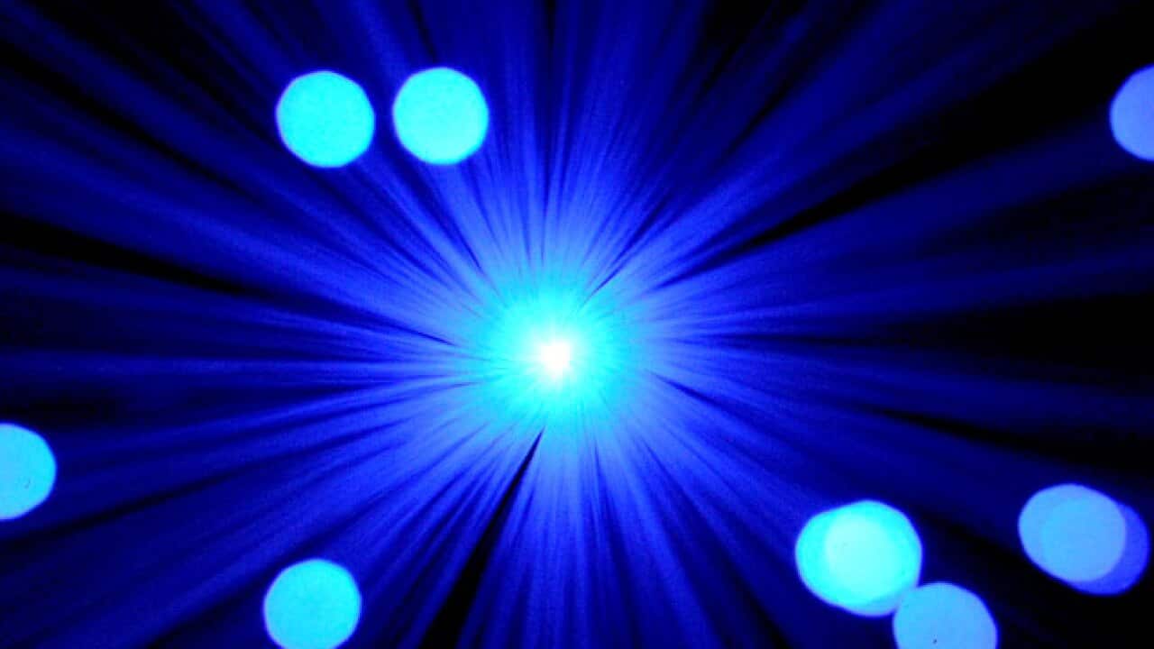 WWW_fibre_optics_broadband_190411_B_AAP_1596686422