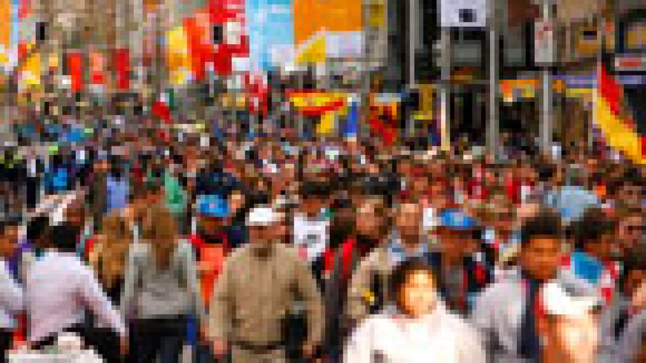 crowds george street