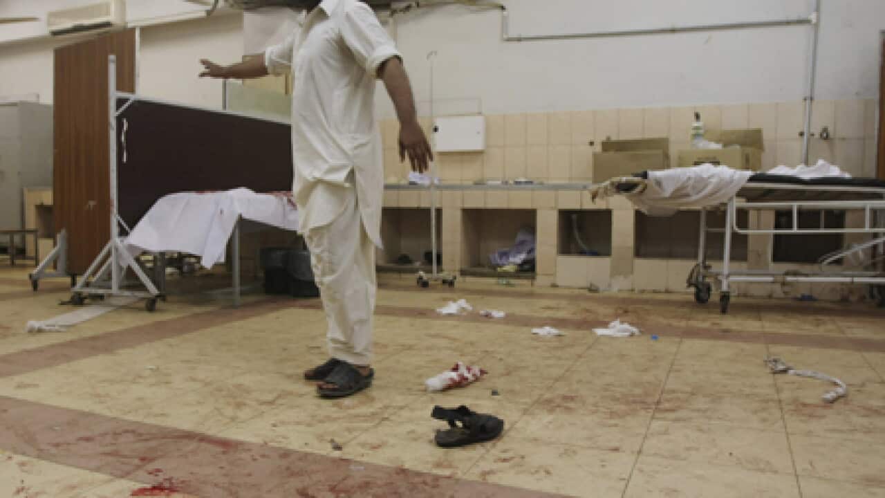 pakistan_hospitalblast_b_ap_100206_2091076612