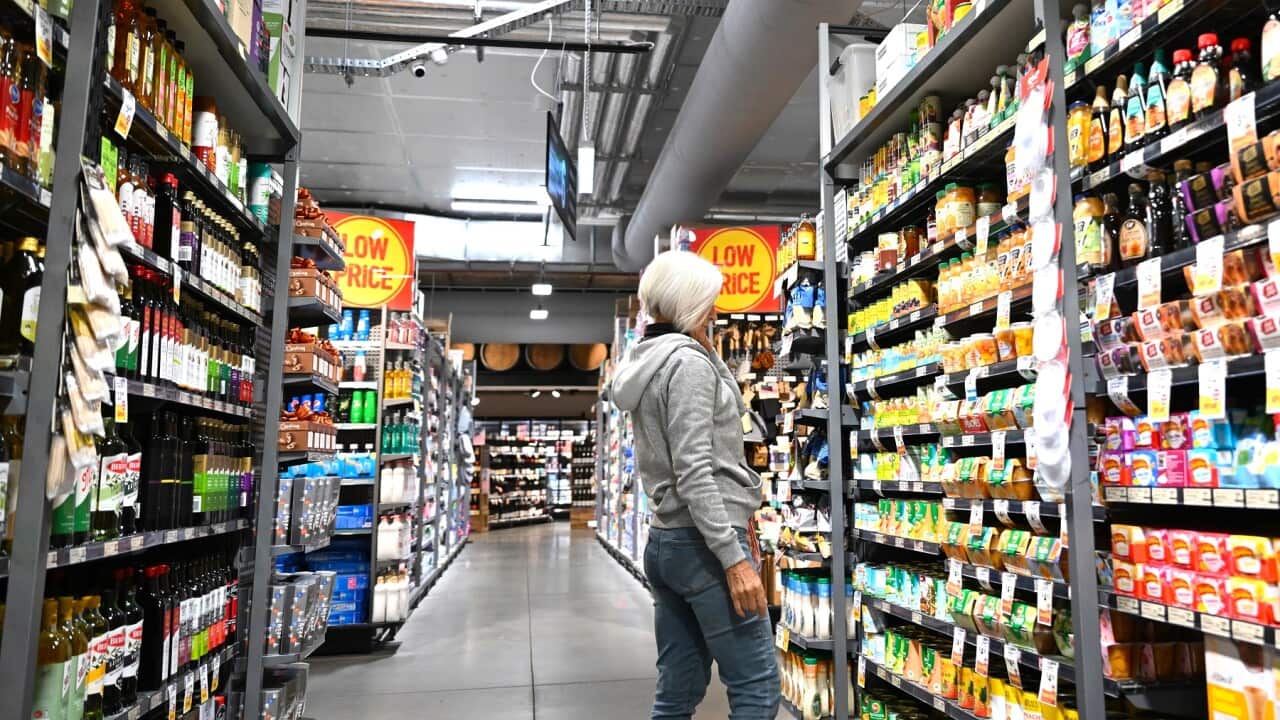 Alışveriş yapan kadın