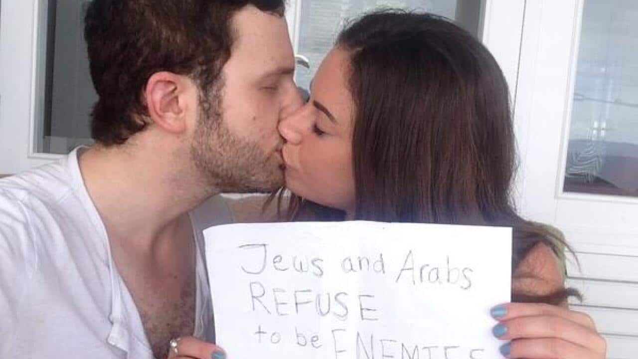 Lebanese-American journalist Sulome Anderson tweets a selfie of her kissing and her Jewish boyfriend. (Image: @SulomeAnderson)