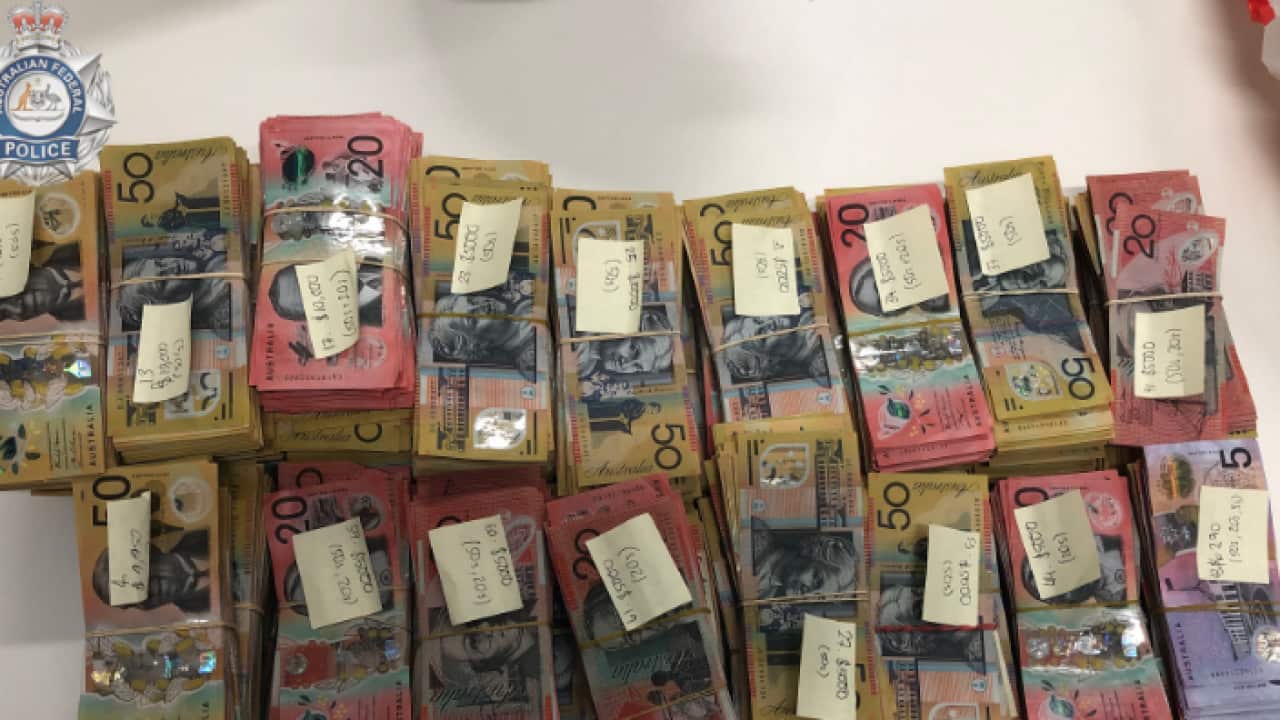 Australia Federal Police seize $370,000 cash from traveler