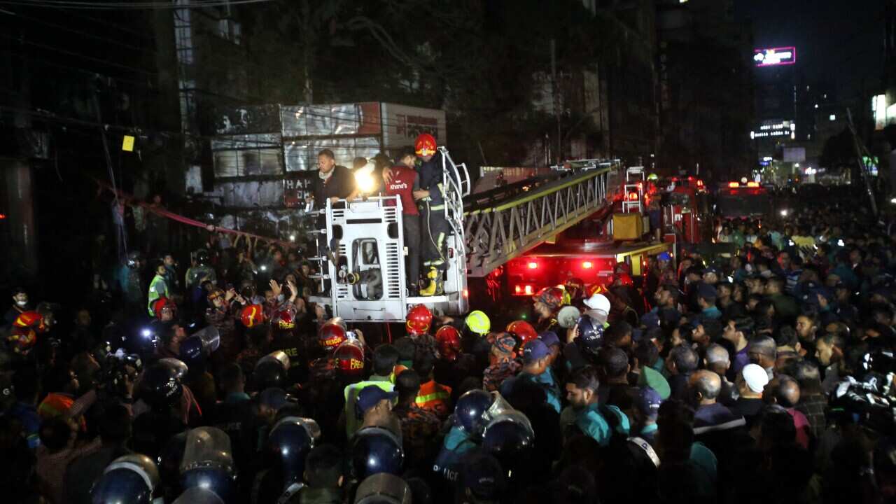 At Least 43 Dead In Building Blaze - Dhaka