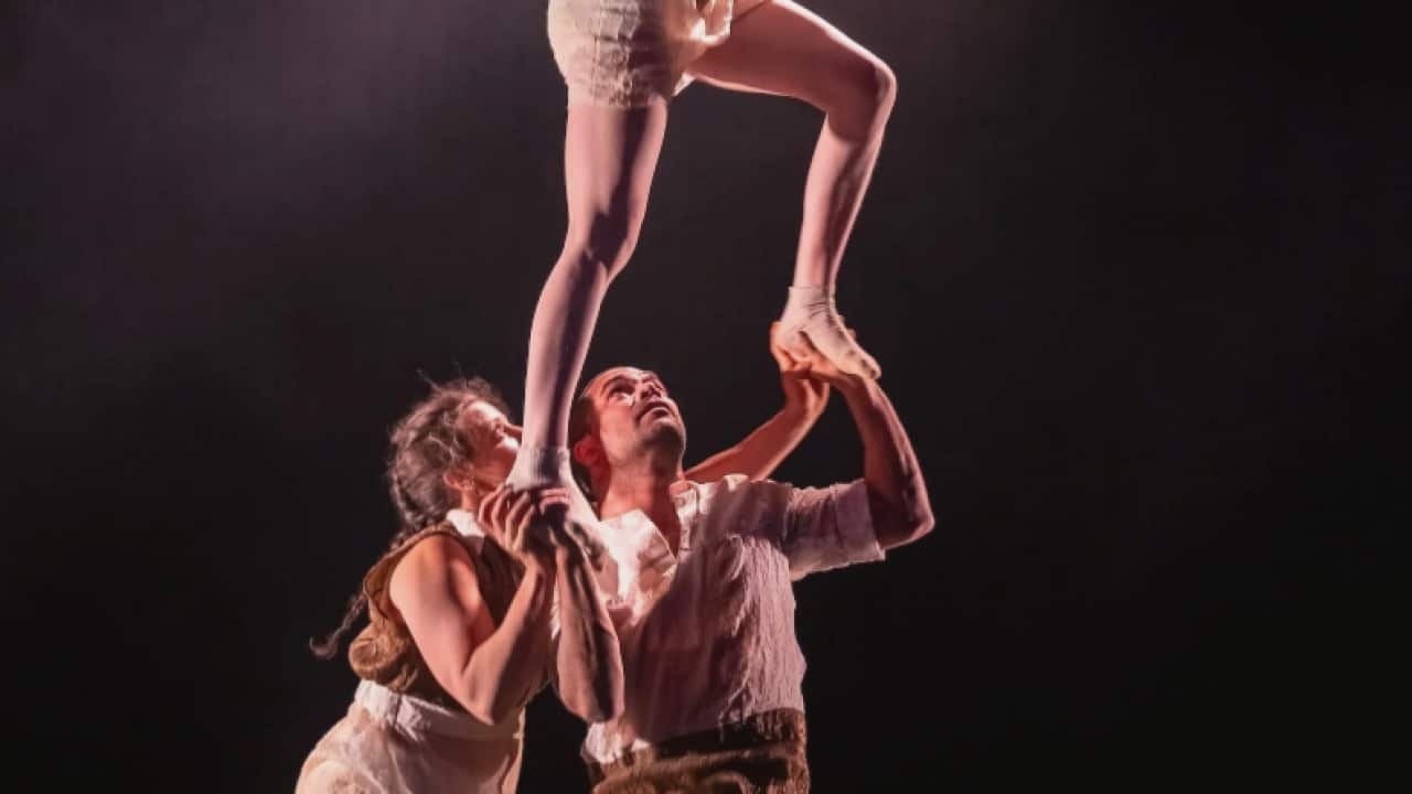 Na Djinang Circus, Of the Land On Which We Meet