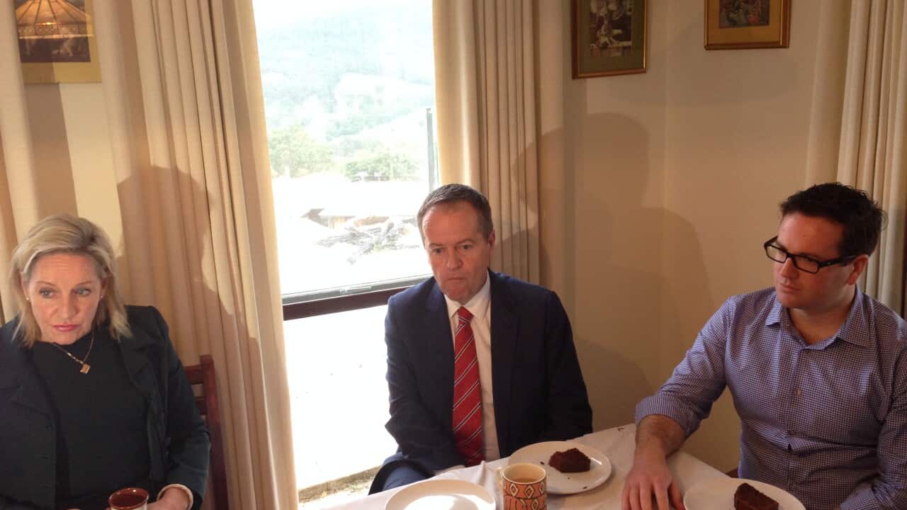 Member for Perth Alannah MacTiernan, Labor leader Bill Shorten and Canning candidate Matt Keough at his home on Friday, August 21, 2015. (AAP image/Angie Raphael) NO ARCHIVING