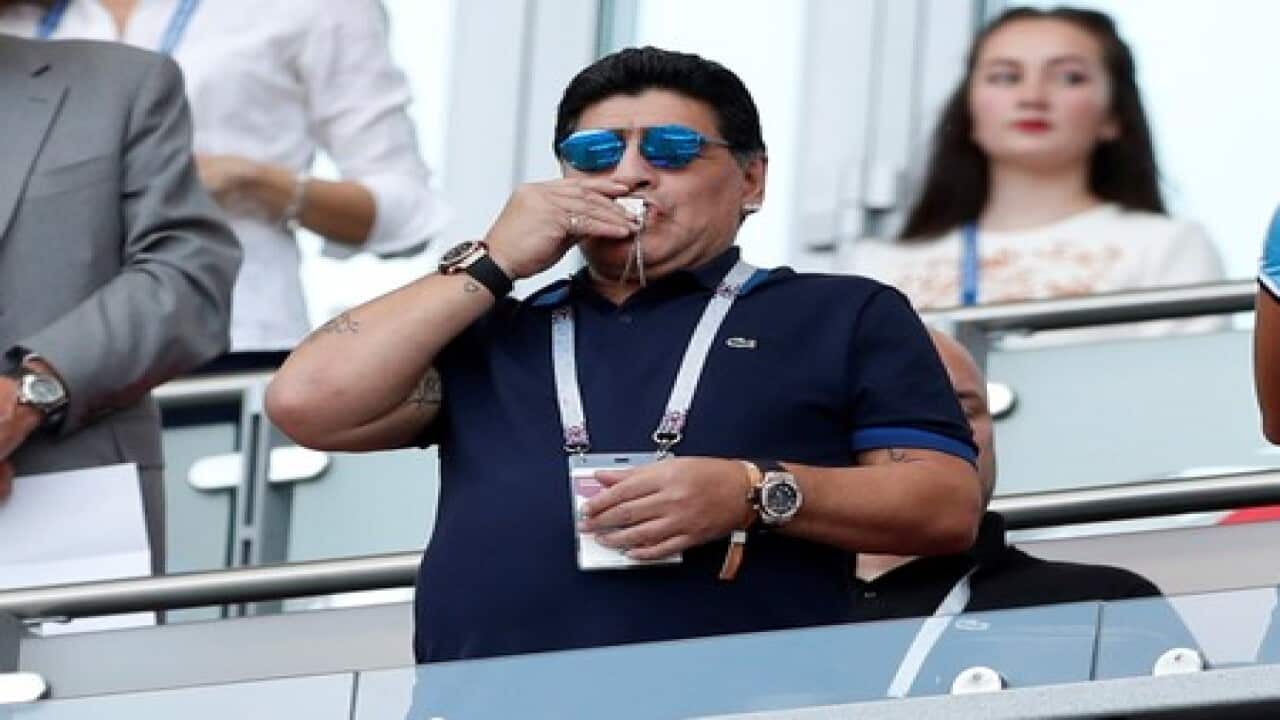 Maradona offers to coach Argentina for free