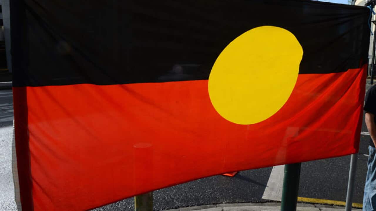6702_indigenous-flag-121031-b-aap.jpg