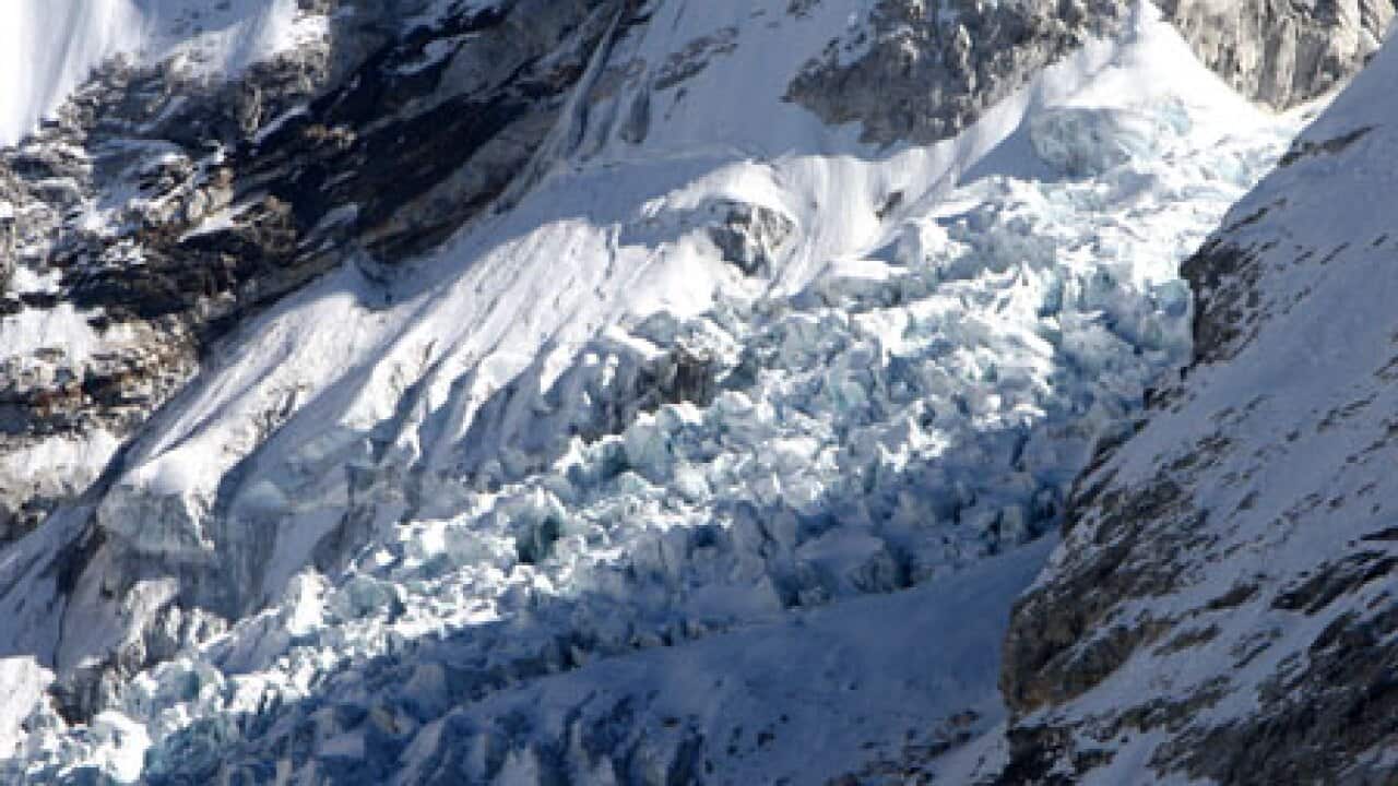 himalaya_glacier_100203_B_getty_1033480985