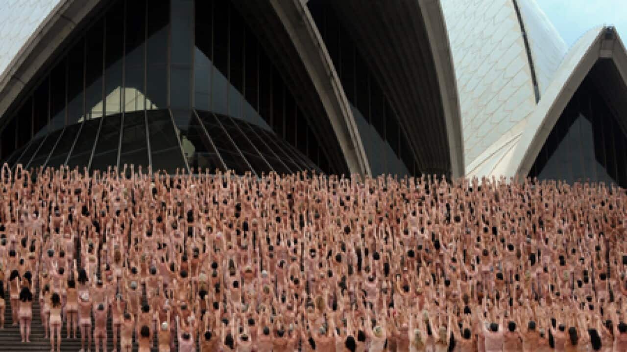 tunick_opera_house_L_100301_aap_1240618292