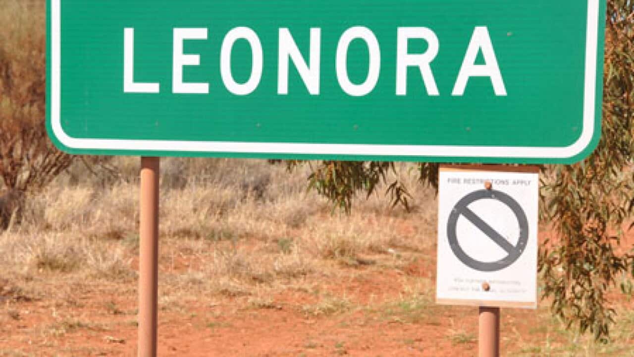 leonora_sign_100615_B_AAP_1467297216