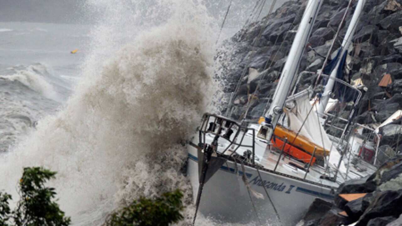 ului_cyclone_L_100321_aap_393774581