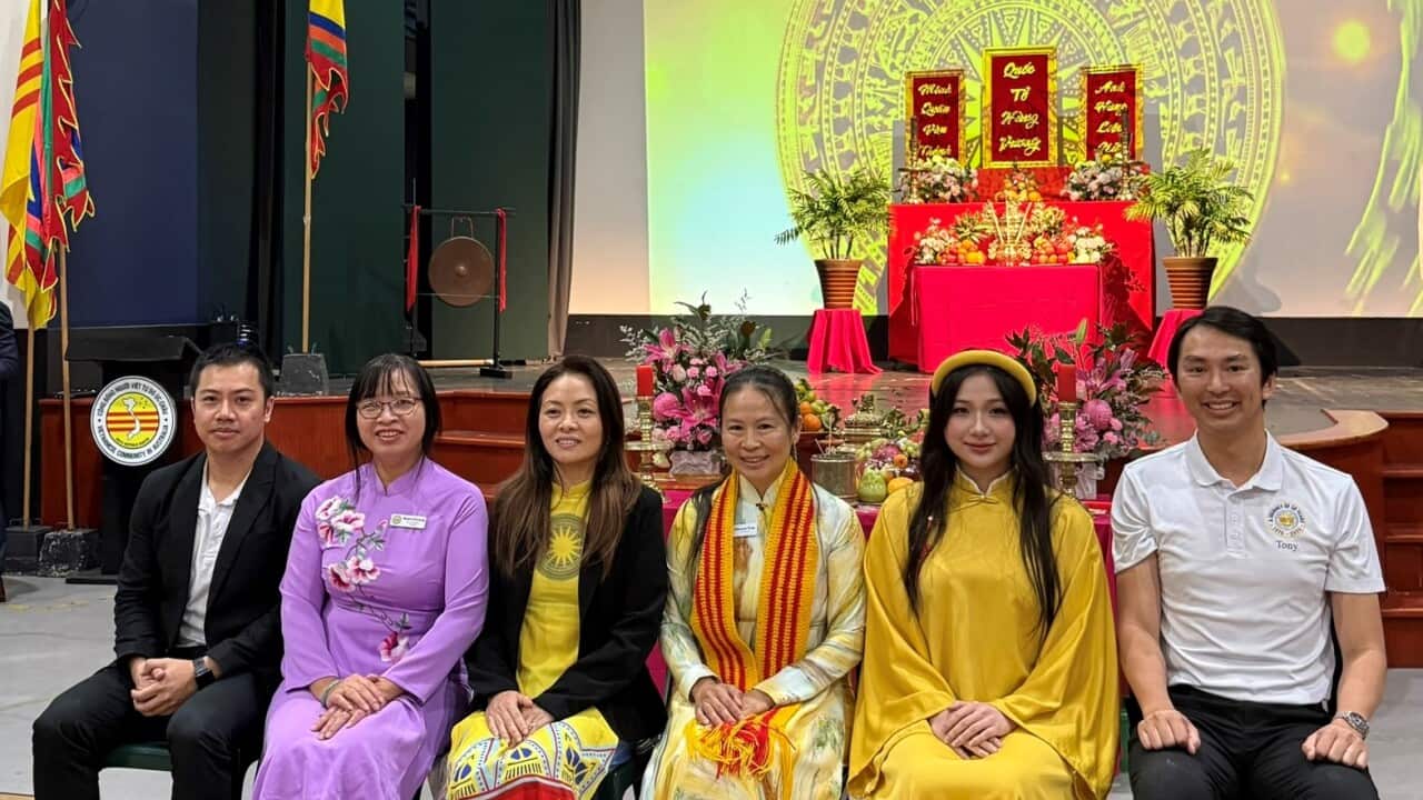 Quin và Ban Chấp Hành Cộng Đồng Người Việt Tự Do Nam Úc.jpeg