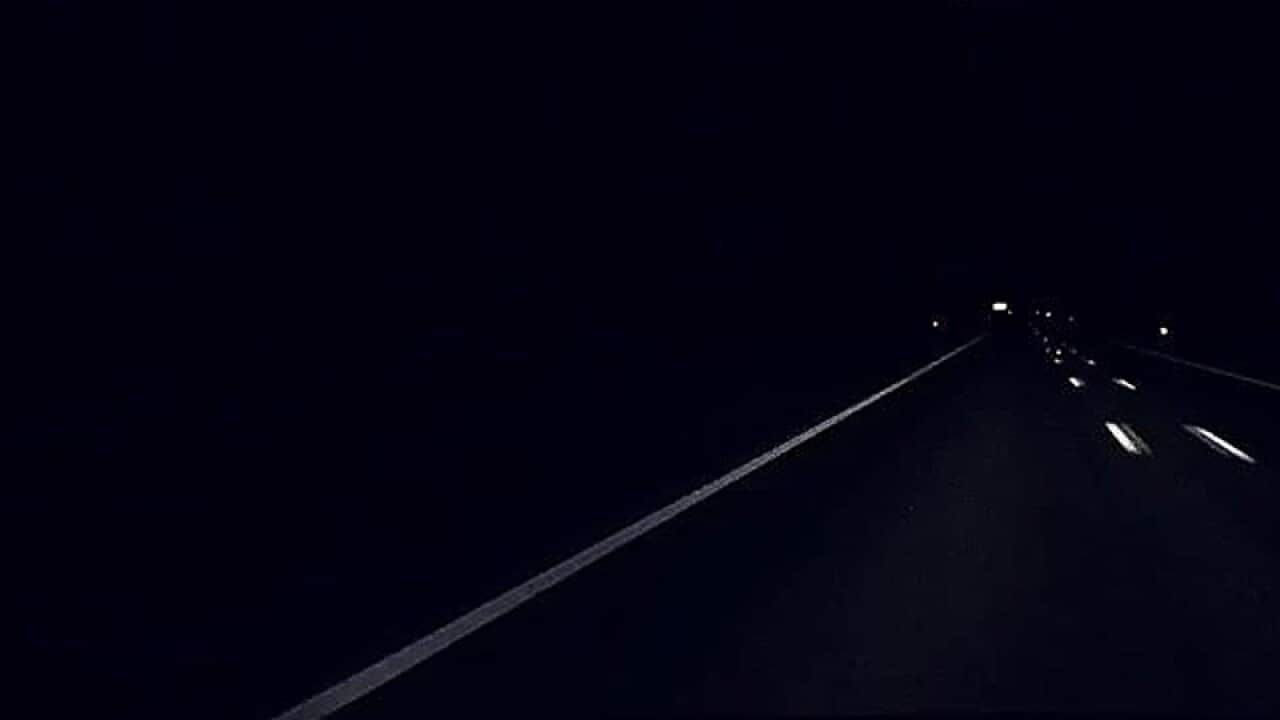 Dashcam footage of a meteor flying over central Queensland