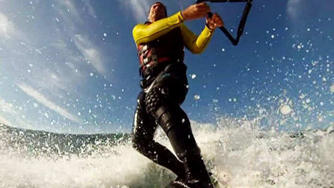 surfer_427660605