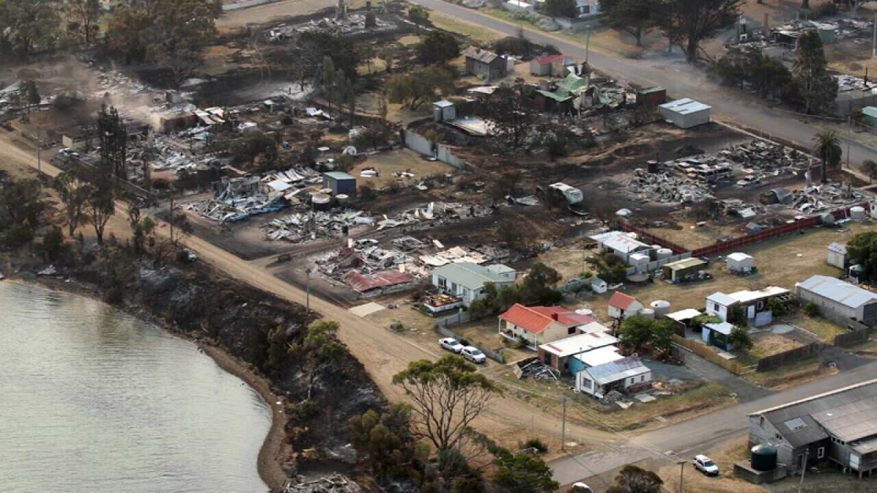 PM to visit as Tasmania bushfires continue