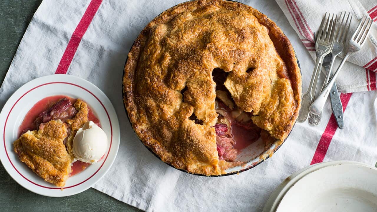 Rhubarb and apple pie