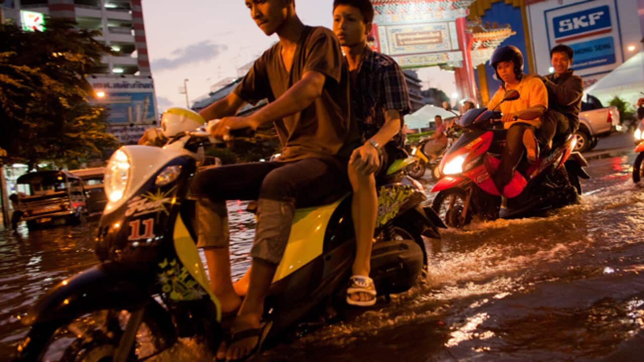 floods_bangkok_getty_b_111028_1812842278