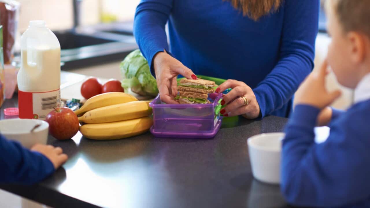 How to make a healthy lunch box to our school kids