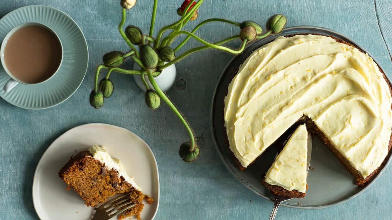 Carrot cake with lemon cream cheese frosting
