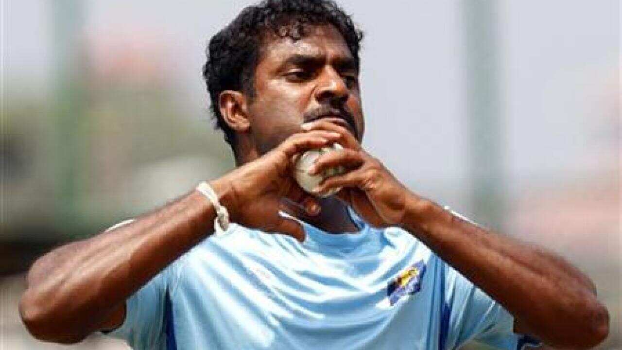 muralitharan-fights-fitness-battle-befor-827990557-large.jpg