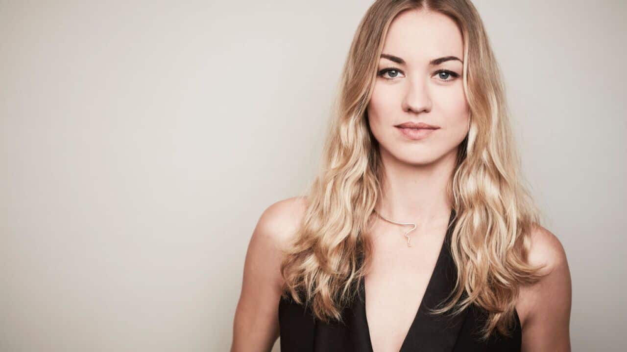 yvonne strahovski handmaid's tale