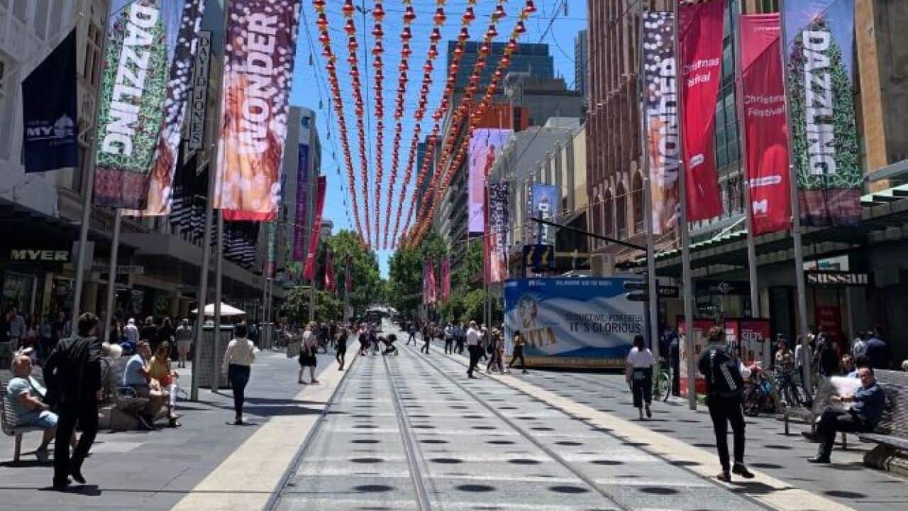 Smoking will be banned in Melbourne's Bourke Street Mall in a bid for more fresh air.