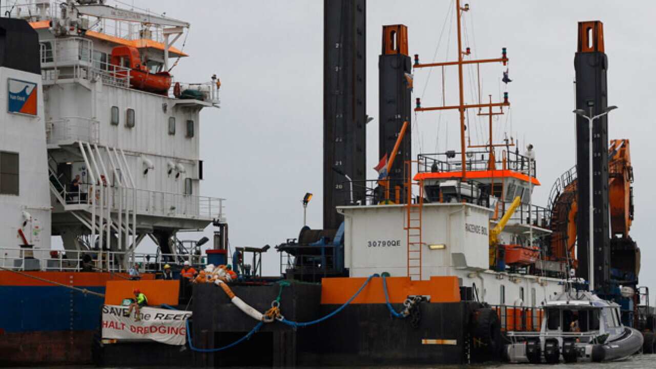 glastone_harbour_FoE_120602_aap_b_2122461253