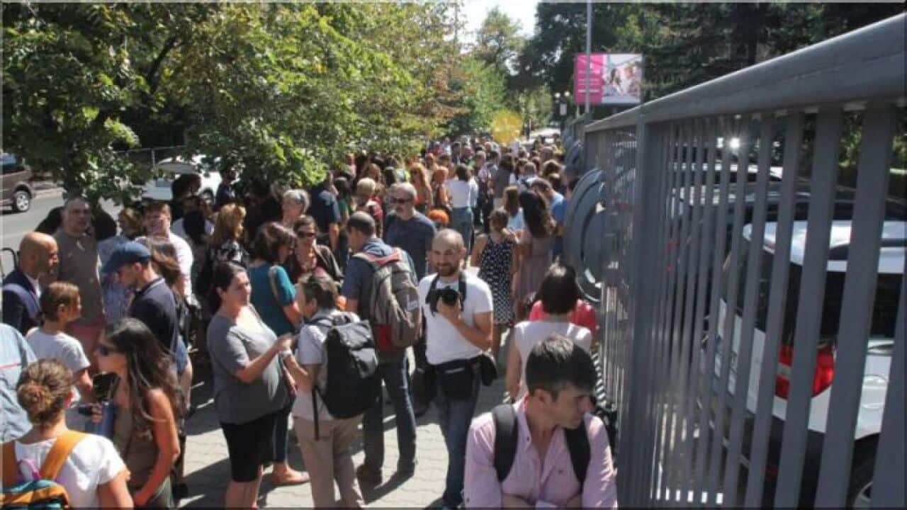 Журналисти от радиото излязоха на протест, а Самата Великова бе върната на позицията си след няколко часа