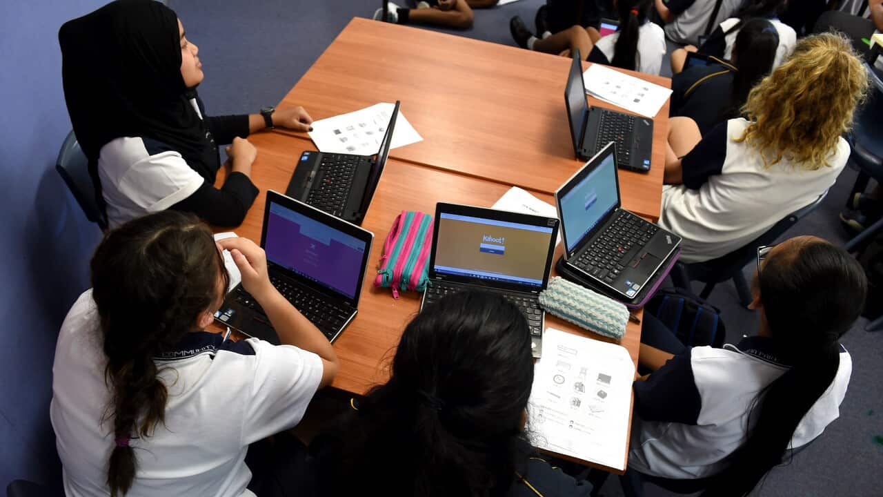 If elected, Labor says it will offer tax-free bursaries of $40,000 to encourage people to become teachers.