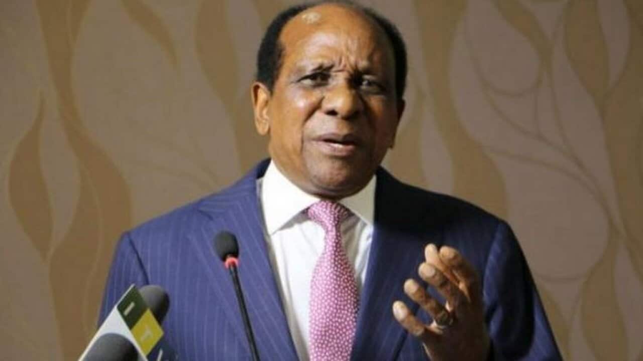 Reginald Mengi akizungumza na vyombo vya habari nchini Tanzania