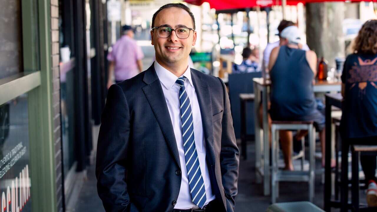 Kumarhane ve İçki Düzenleme Bakanı Enver Erdoğan_HR.jpg