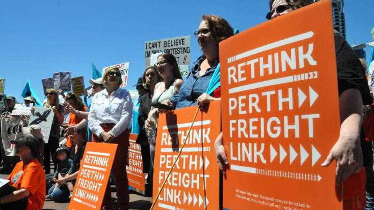 Roe 8, Perth Freight Link, protest