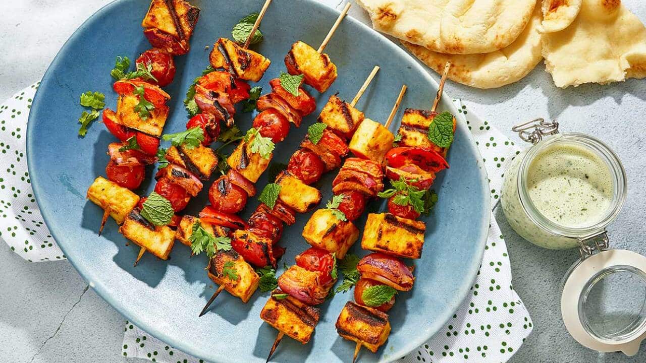 Paneer tikka with herb chutney