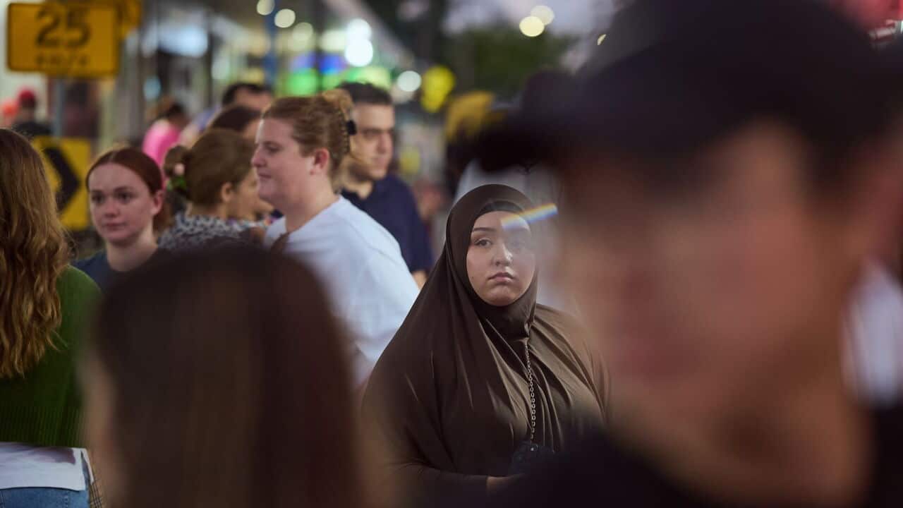 Membri della comunità in Haldon Street durante il Ramadan a Lakemba, a Sydney,,