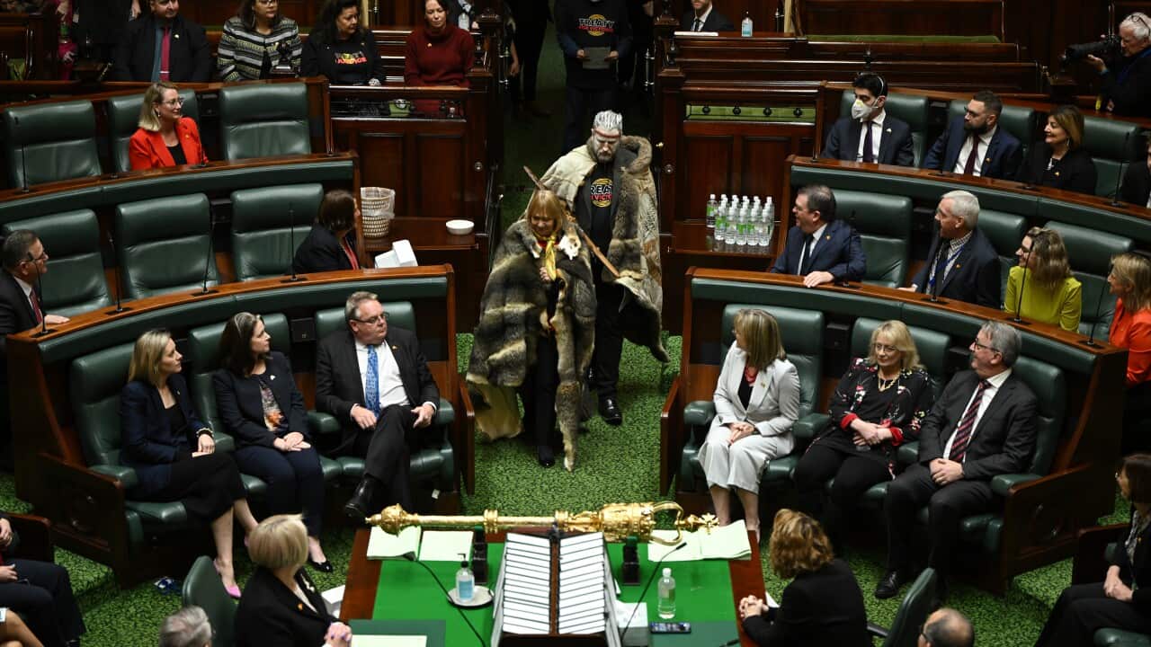 Several people take part in a parliamentary proceeding