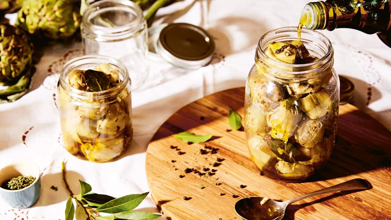 Globe artichokes in oil