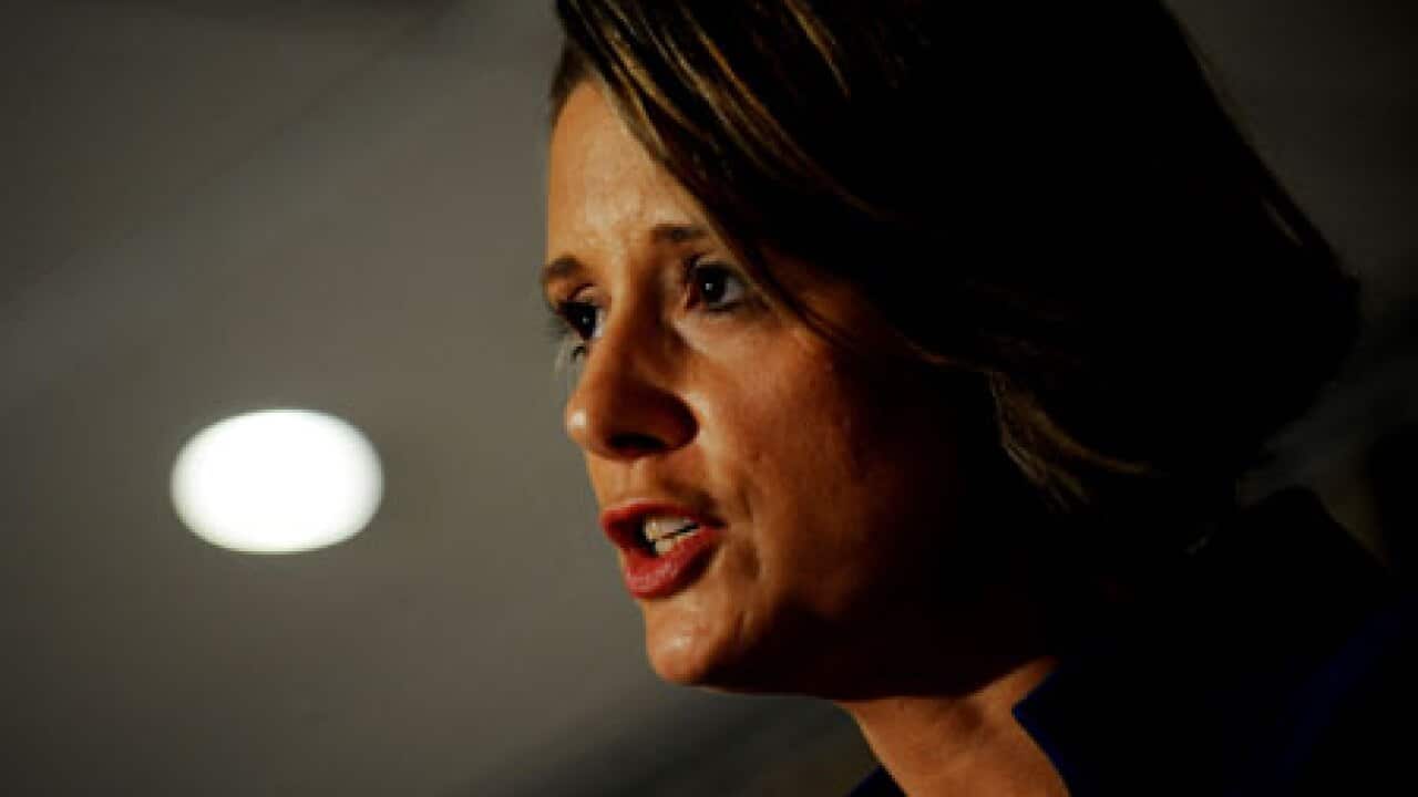 keneallY_kristina_091204_L_aap_1209625137