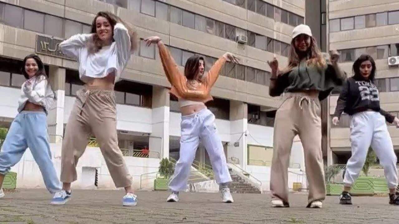Five Iranian dancing to a song by Selena Gomez
