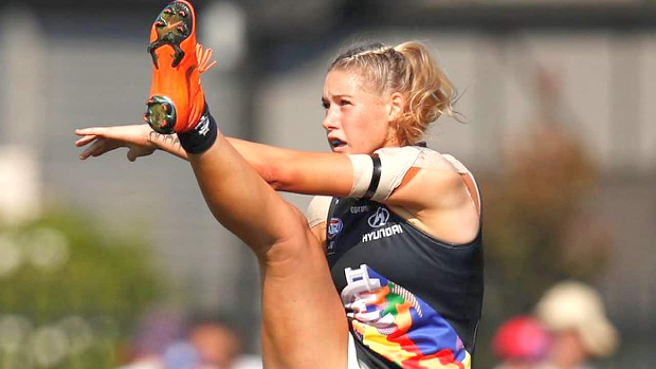 Tayla Harris' kick photo boots trolls out
