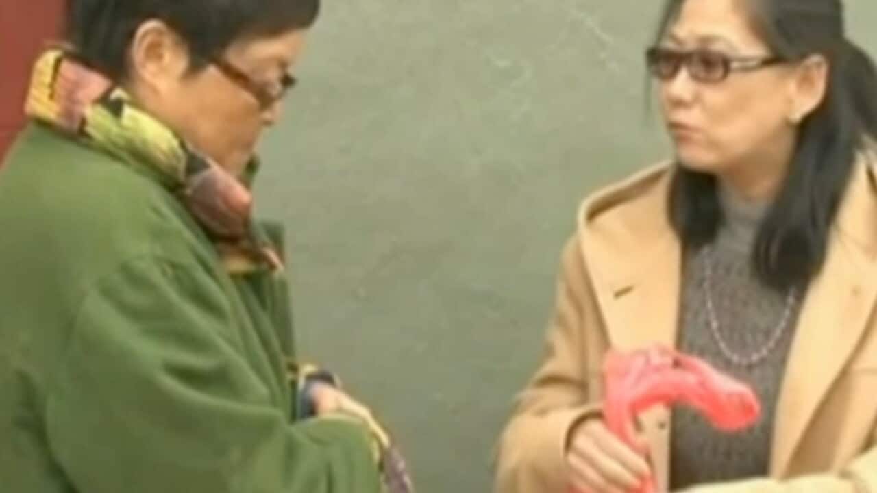 130508_Asian_Scam_SBS_370270887