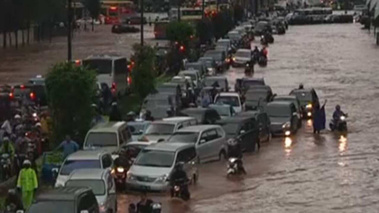 jakarta_floods_1383845298