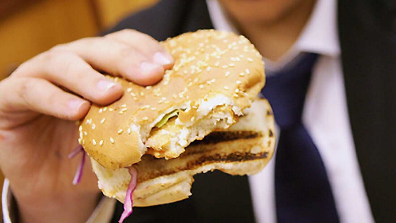 junkfood_burger_B_getty_945871149