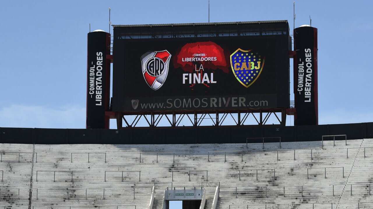Imagen del estadio de River Plate, vacío tras la suspensión del segundo partido.