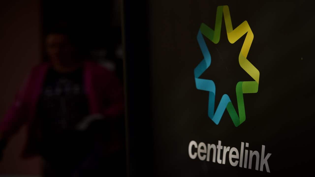 Centrelink signs in Melbourne, Saturday, June, 25, 2016. (AAP Image/Tracey Nearmy) NO ARCHIVING