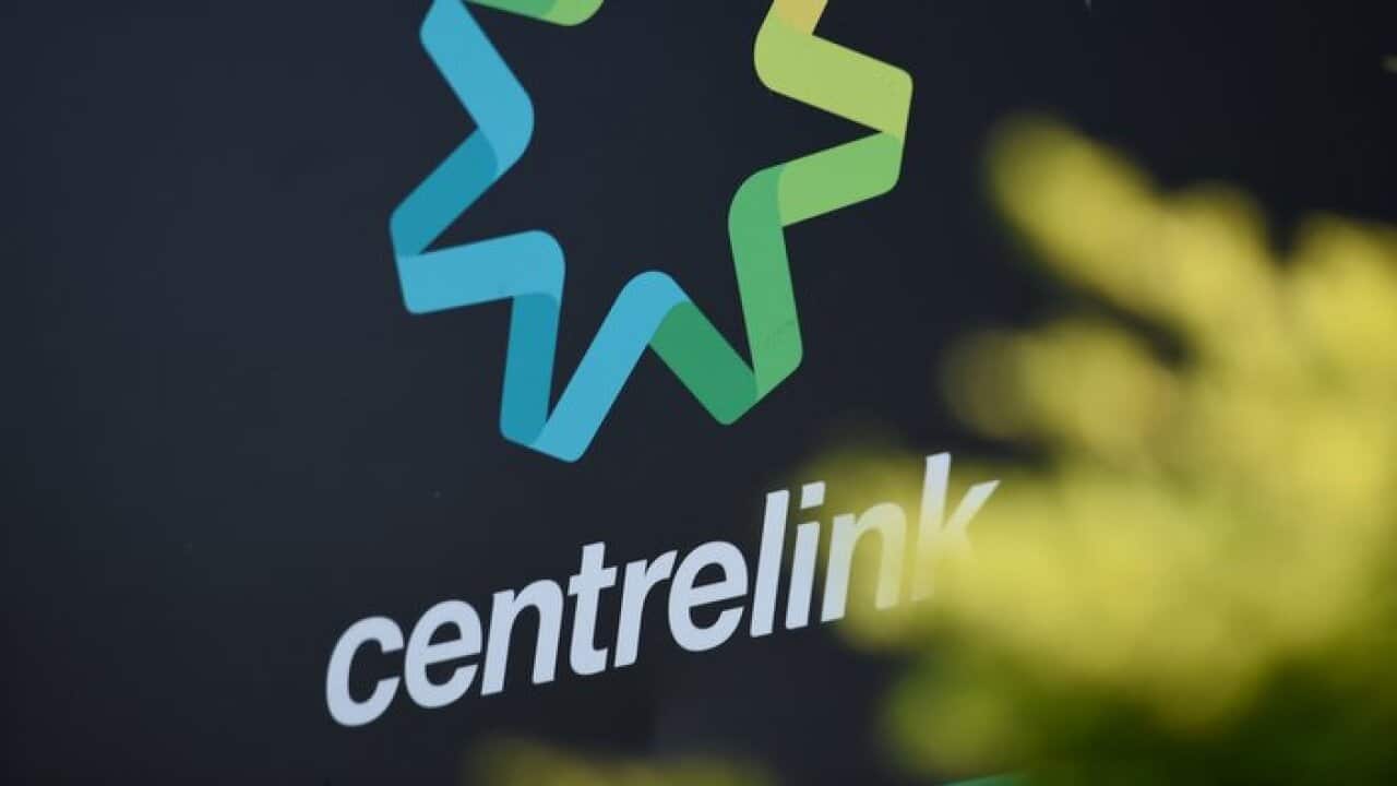 Students accused of welfare fraud say Centrelink's sums are wrong